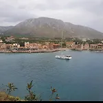 Pezula Mani *